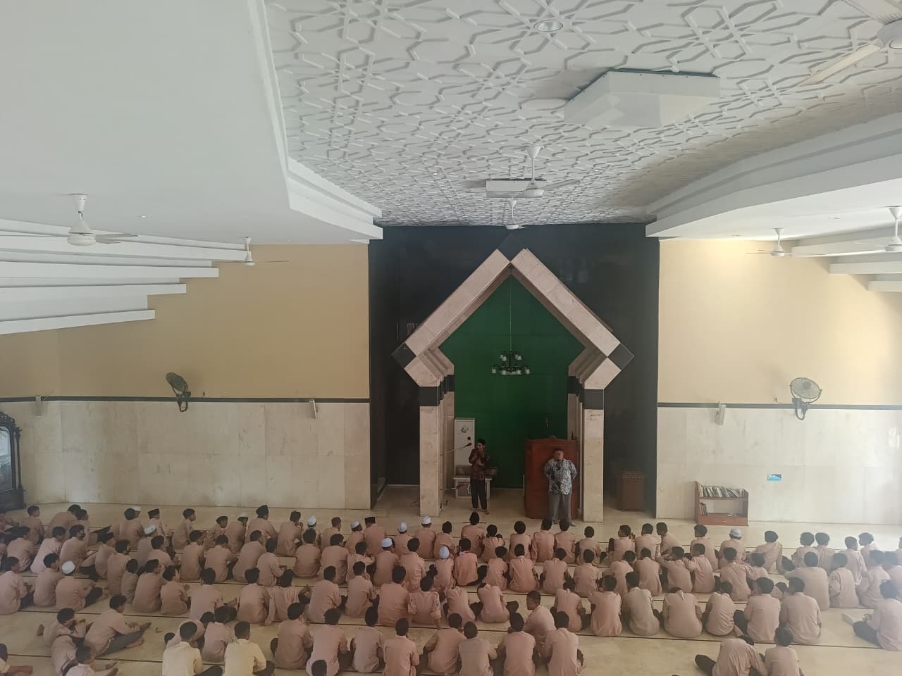 Menjemput Ilmu dalam Disiplin dan Keteguhan