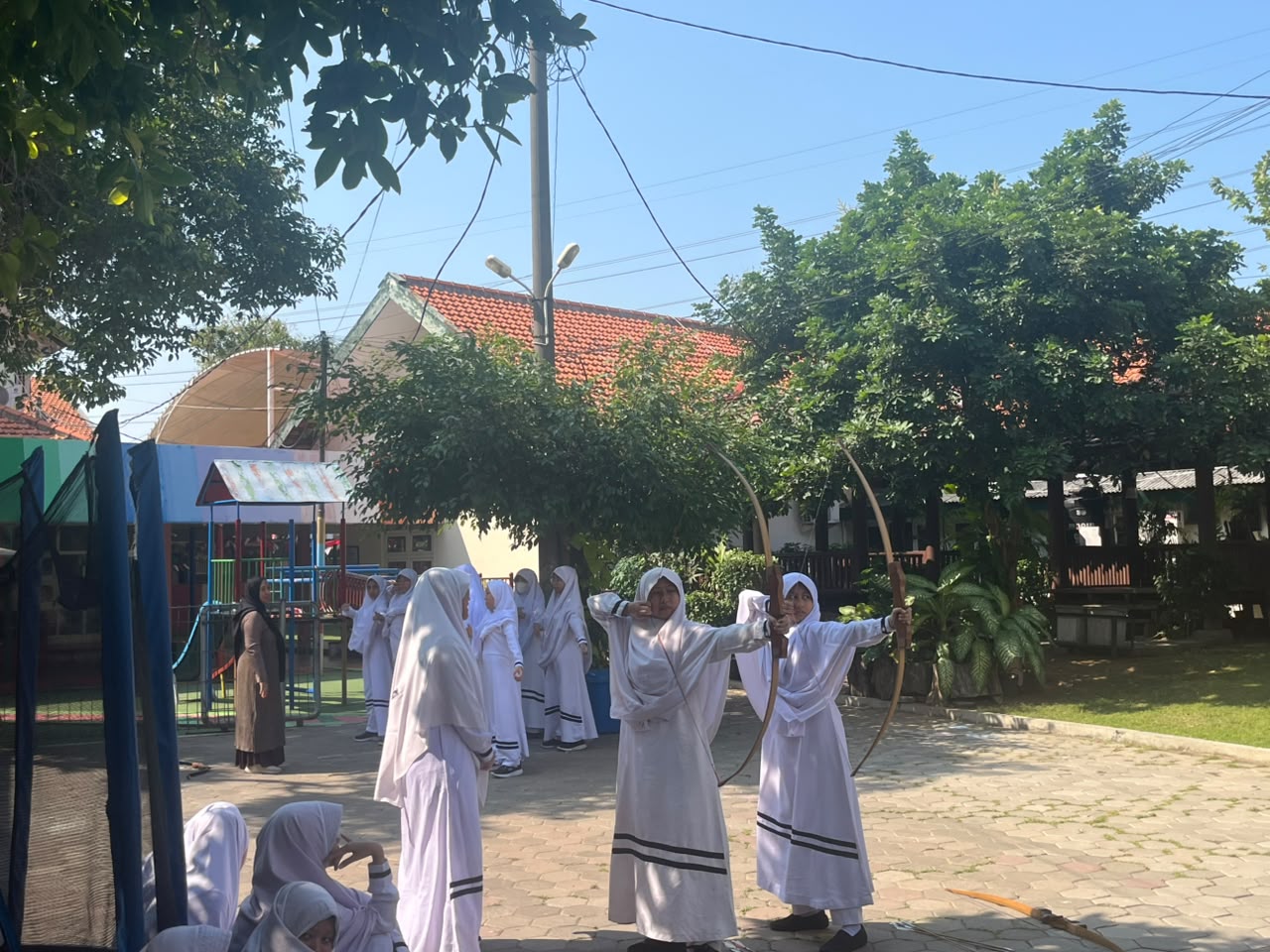 Menarik Busur, Menata Fokus: Belajar Disiplin Lewat Ekstrakurikuler Memanah