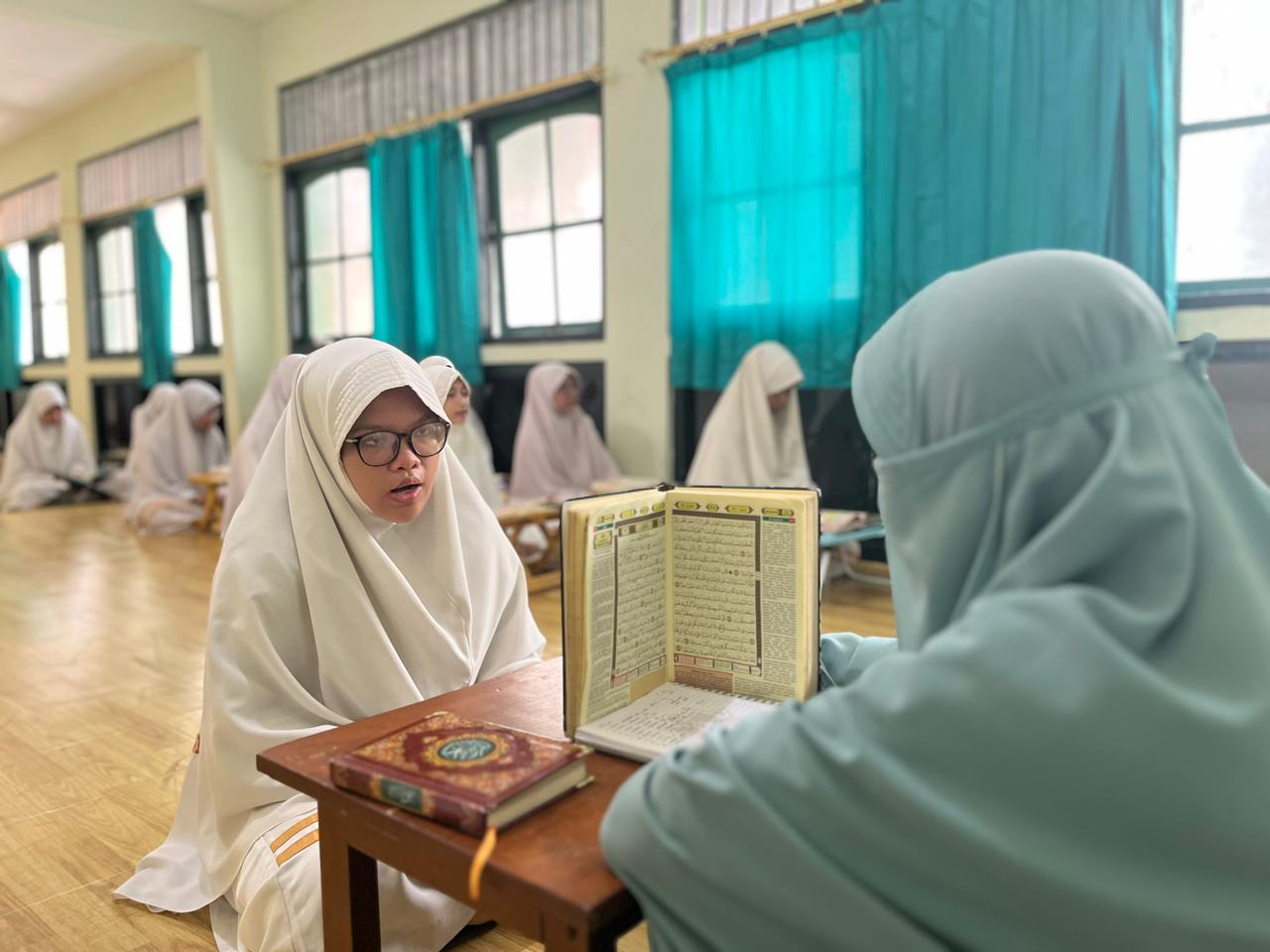 Membangun Pribadi yang Beradab